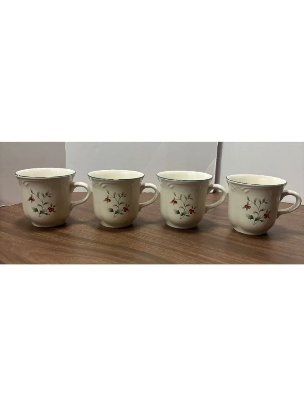 Winterberry  Mugs & Saucers Holly Berry Design Set Of 4 By Pfaltzgraff
